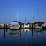 Premium Houseboat Blue Lagoon