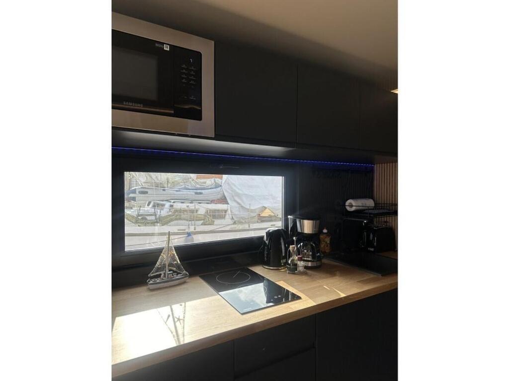 Premium Houseboat Blue Lagoon *